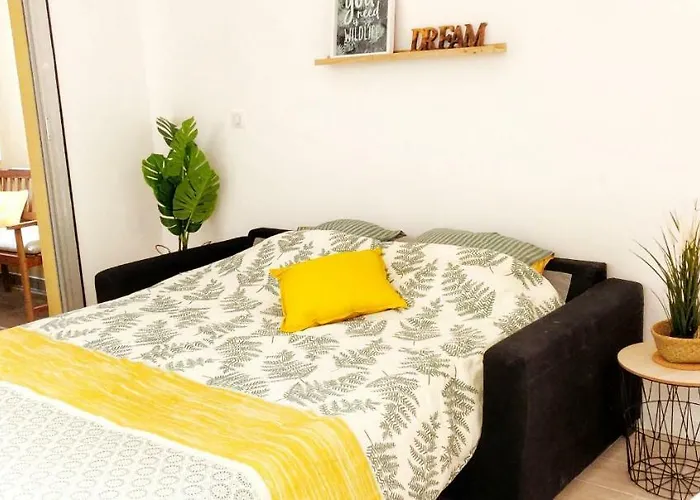 A 3 Minutes A Pied * Saint-Raphaël