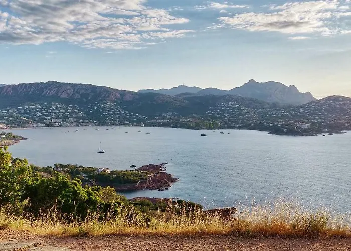 A 3 Minutes A Pied * Saint-Raphaël